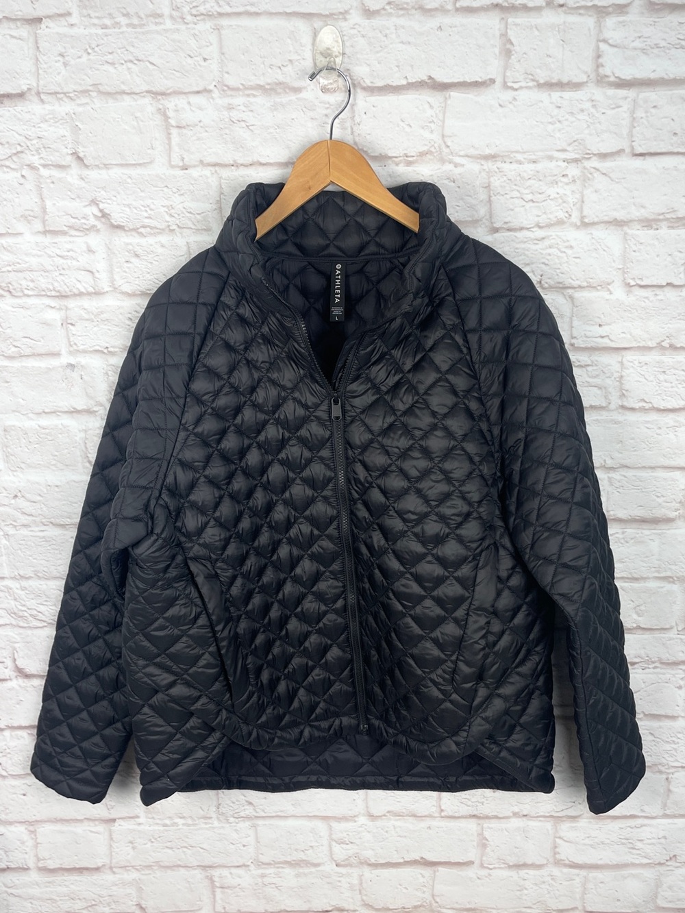 Athleta Whisper Featherless Black Quilted Jacket Size L